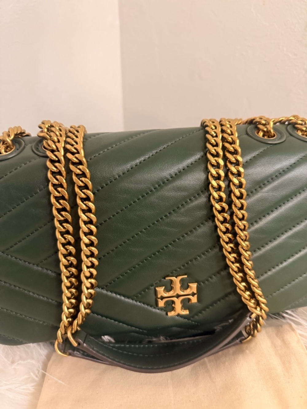 AUTHENTIC KIRA CHEVRON SHOULDER BAG IN SYCAMORE - Picture 2 of 5
